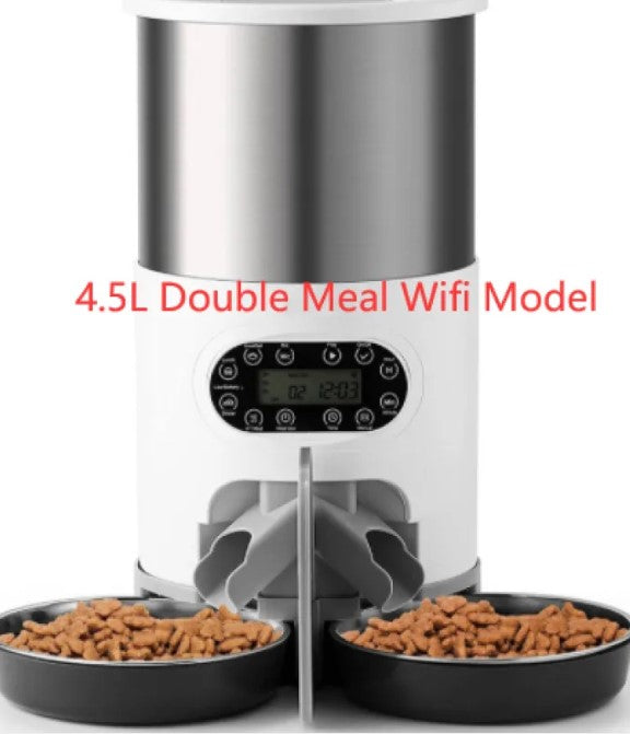 Pet food dispenser with two bowls of food on a white background, labeled '4.5L Double Meal Wifi Model'.